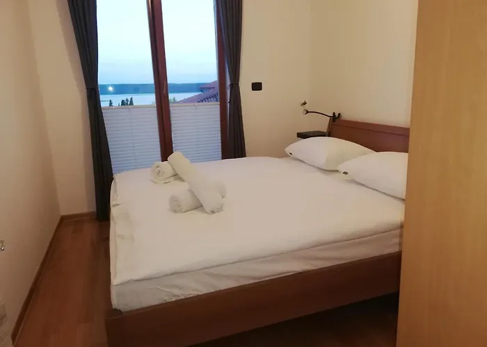 鲁斯迪卡公寓 公寓 *